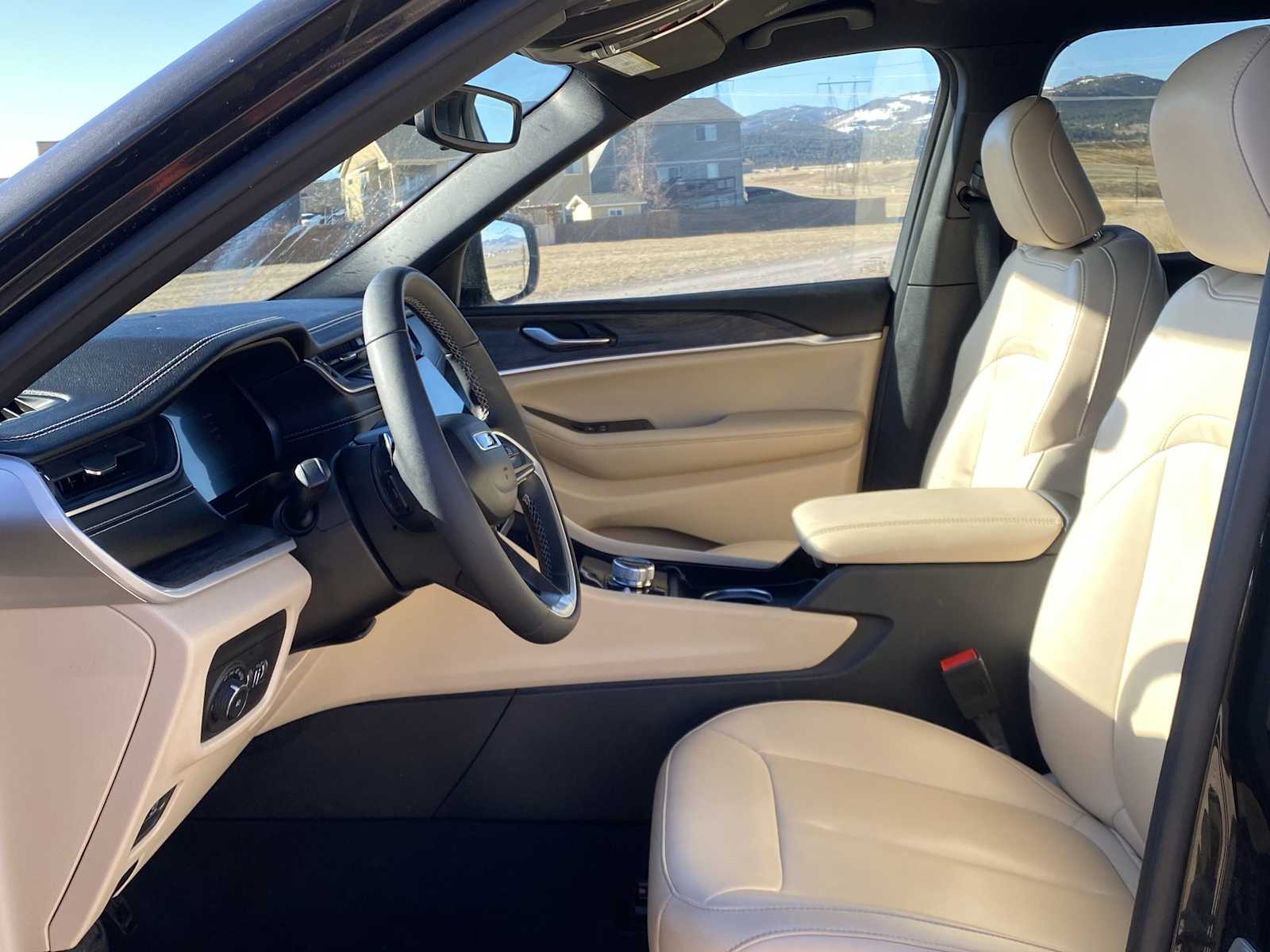 Thumbnail: 2024 Jeep Grand Cherokee L - 16