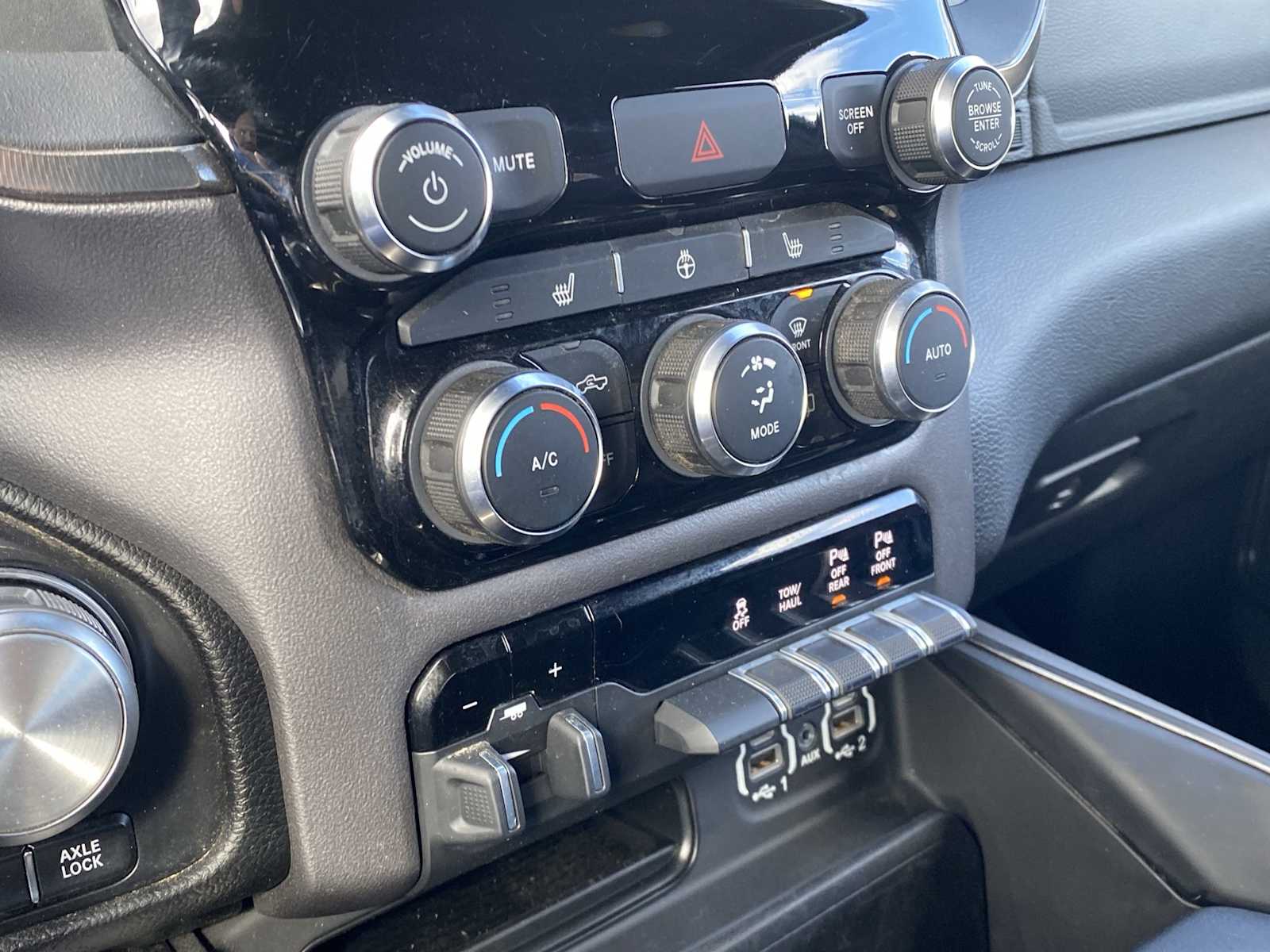 Thumbnail: 2021 RAM 1500 - 25