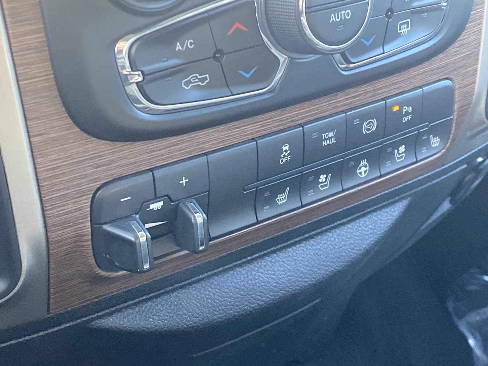 Thumbnail: 2014 RAM 3500 - 30