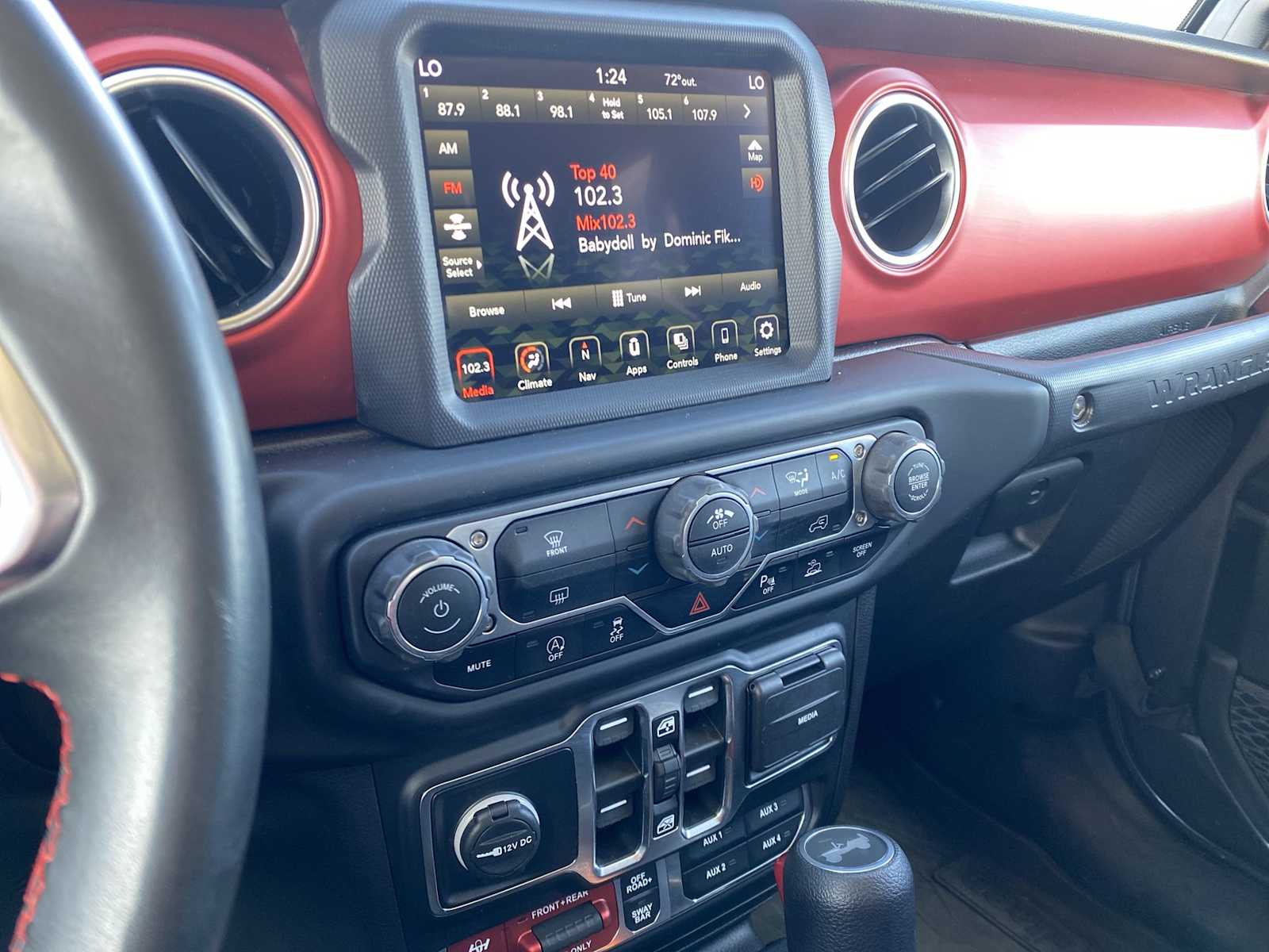 Thumbnail: 2022 Jeep Wrangler - 23