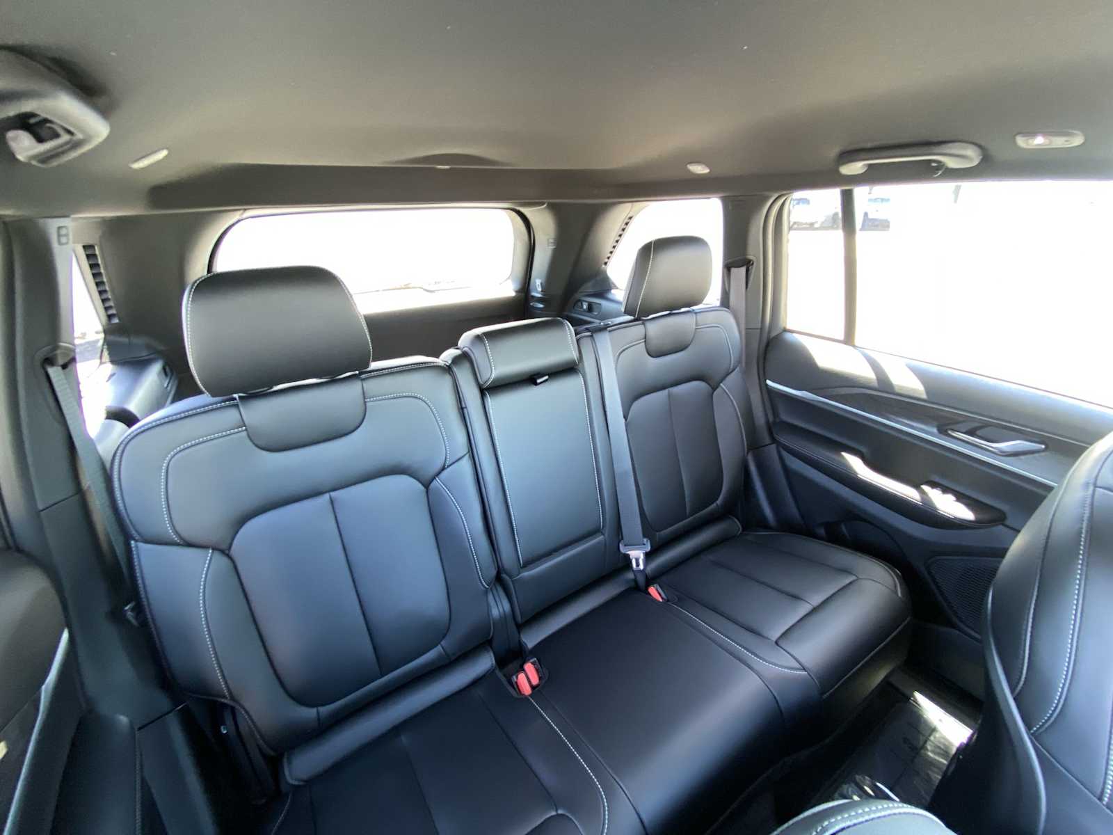 Thumbnail: 2025 Jeep Grand Cherokee - 17