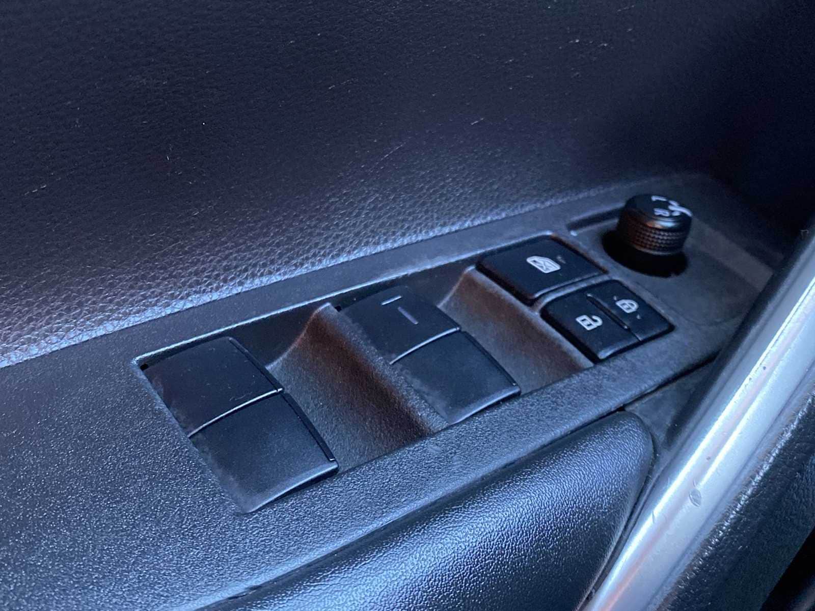 Thumbnail: 2022 Toyota Corolla Cross - 19