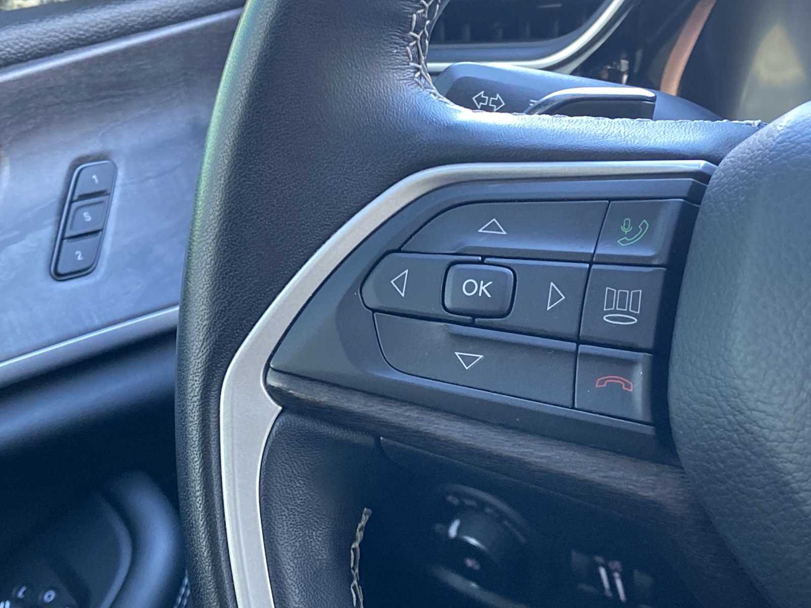 Thumbnail: 2022 Jeep Grand Cherokee - 32