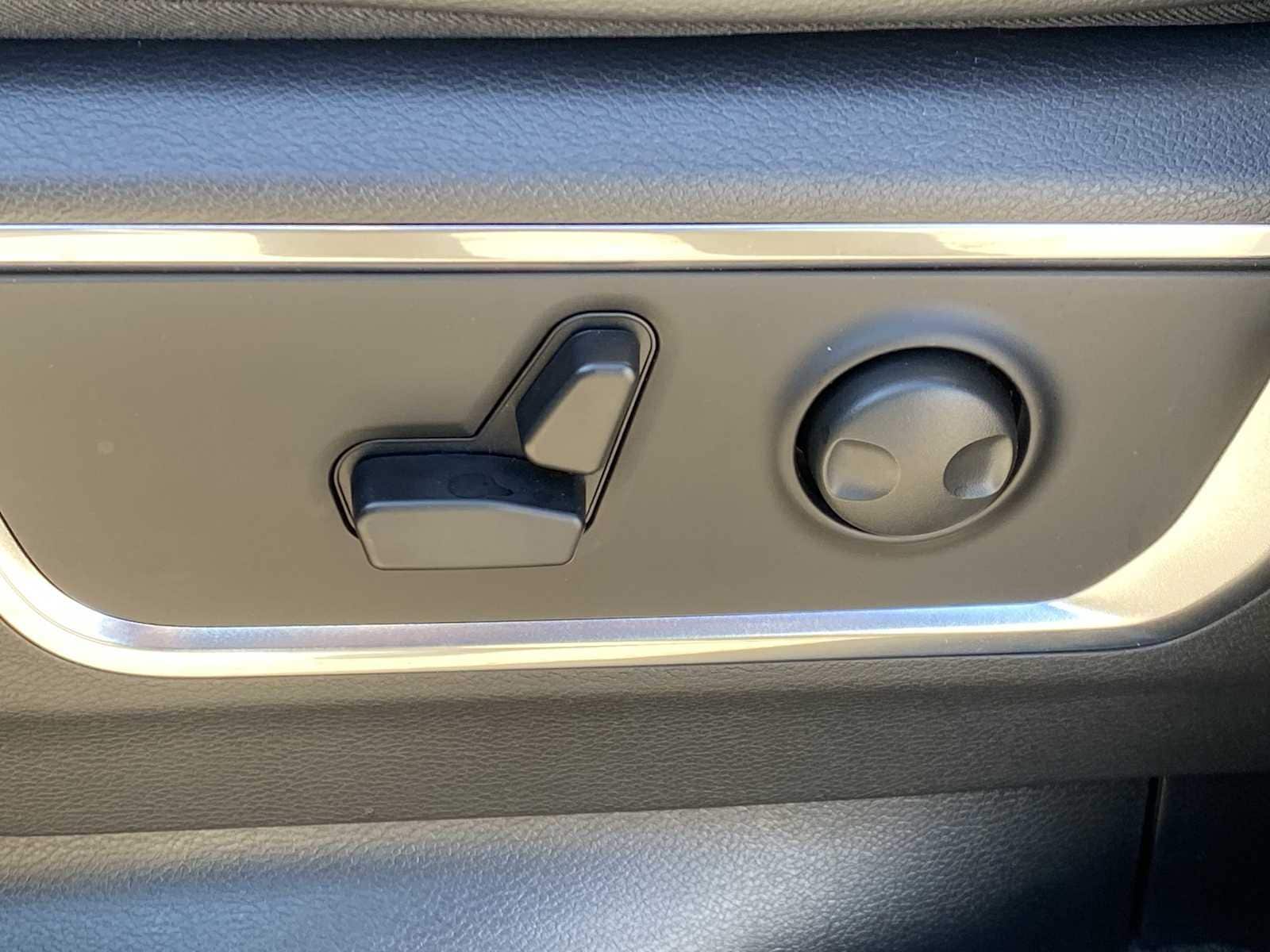 Thumbnail: 2026 RAM 1500 - 21