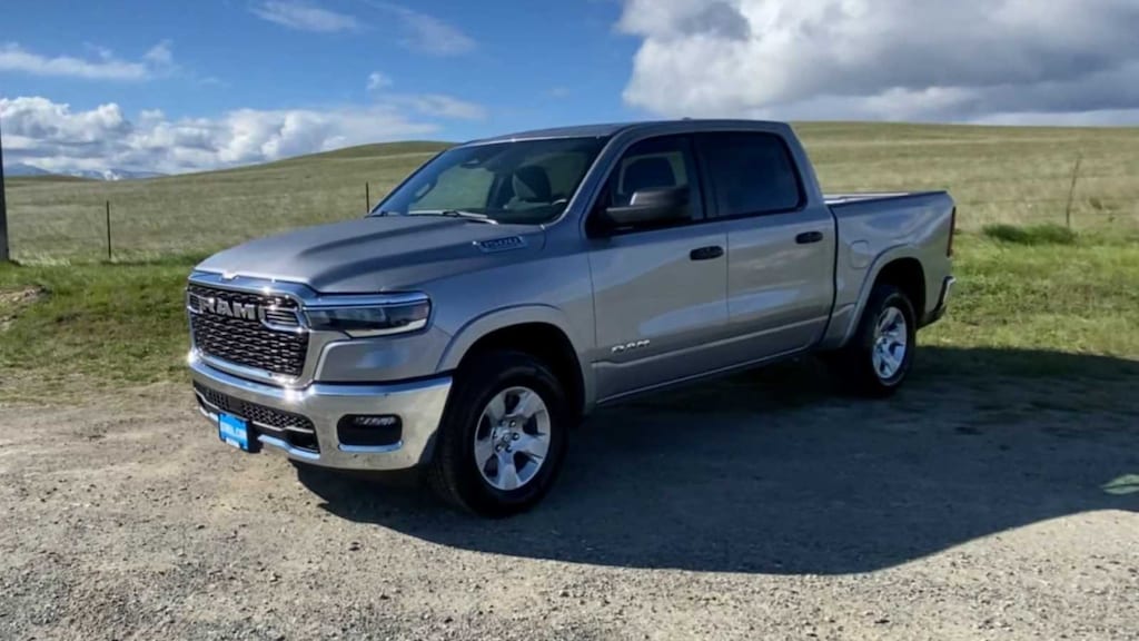 New 2025 Ram 1500 BIG HORN CREW CAB 4X4 5'7 BOX Pickup