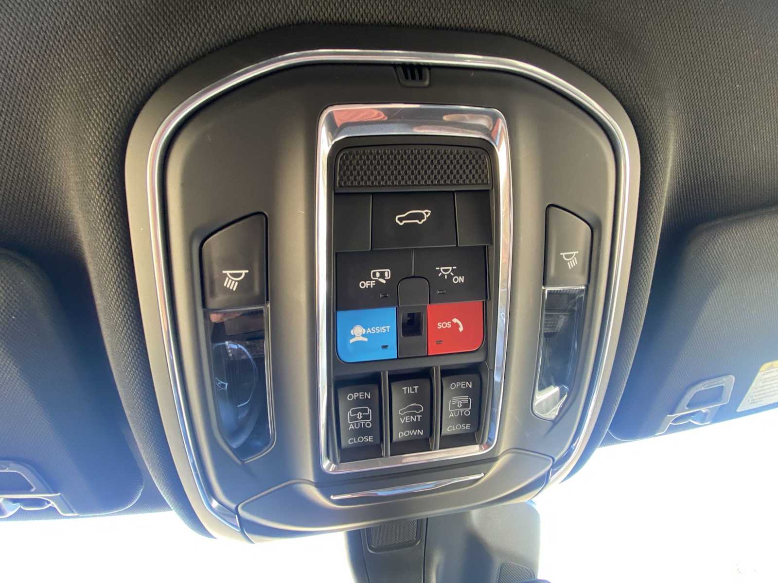 Thumbnail: 2024 Jeep Grand Cherokee L - 25