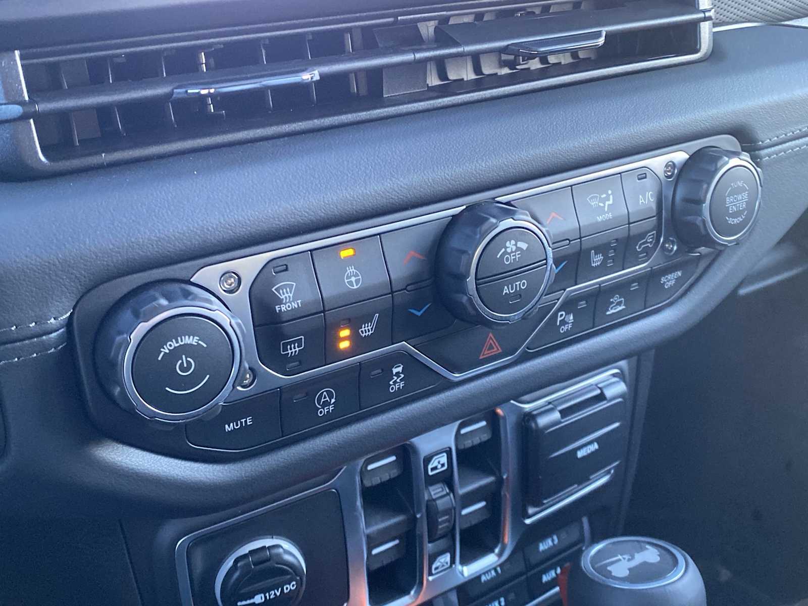 Thumbnail: 2026 Jeep Wrangler - 24