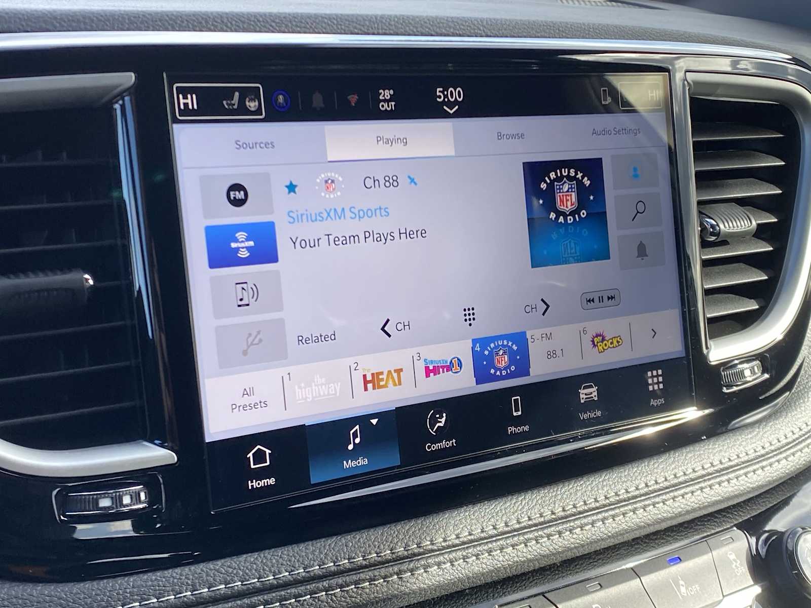 Thumbnail: 2026 Chrysler Pacifica - 26