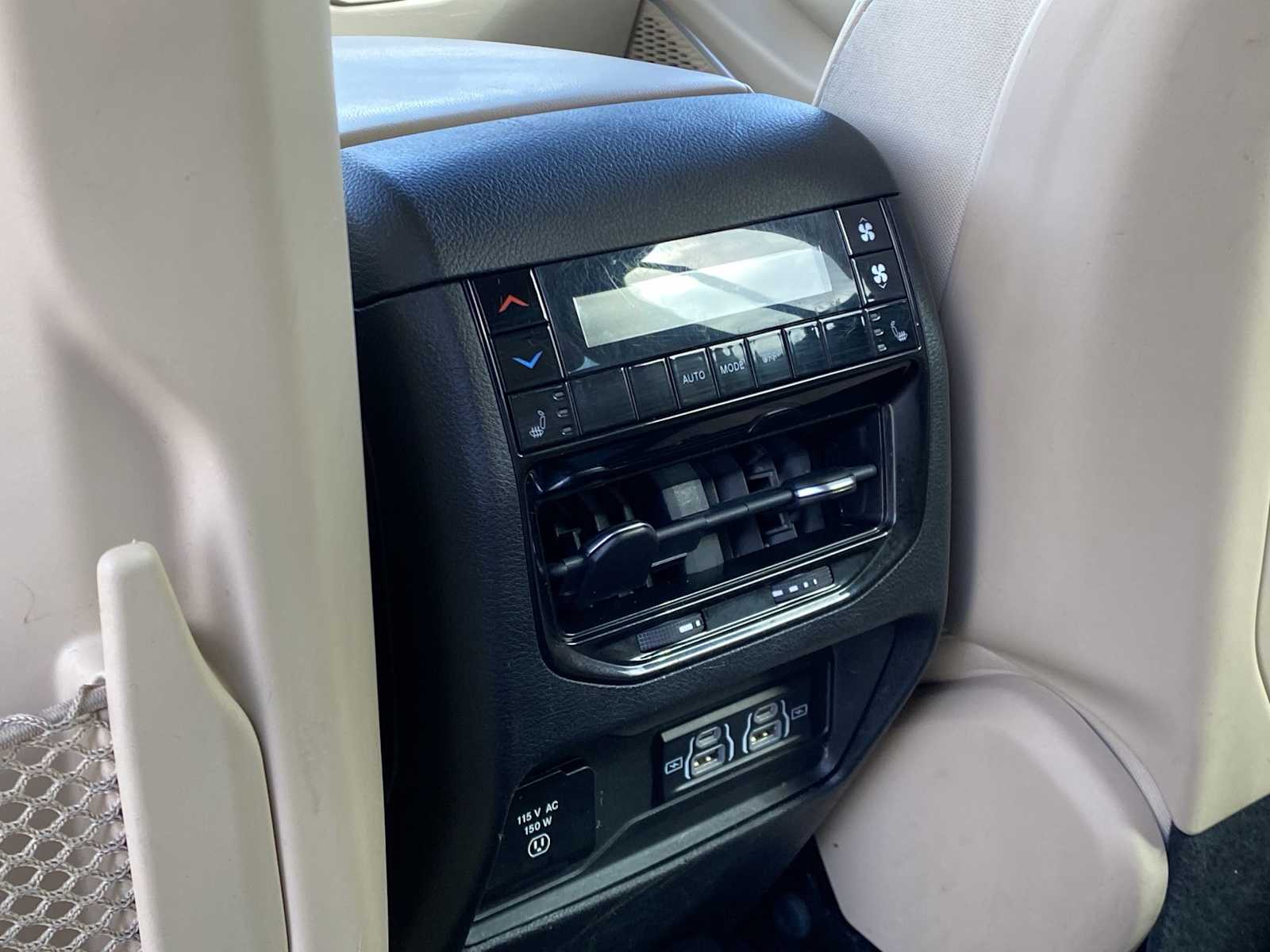 Thumbnail: 2022 Jeep Grand Cherokee - 36