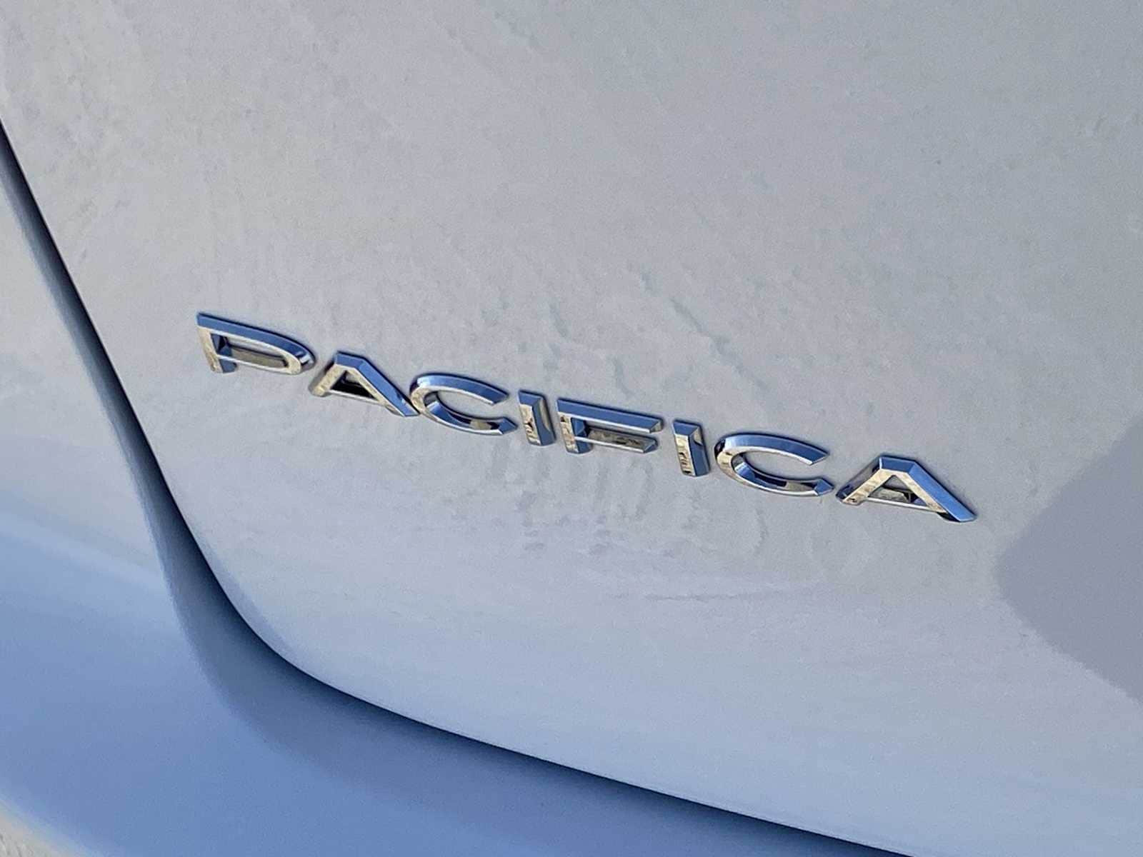 Thumbnail: 2026 Chrysler Pacifica - 15