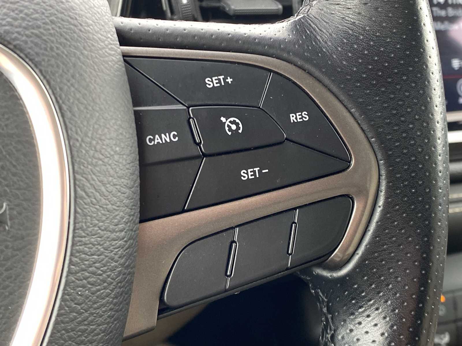 Thumbnail: 2022 Dodge Durango - 30