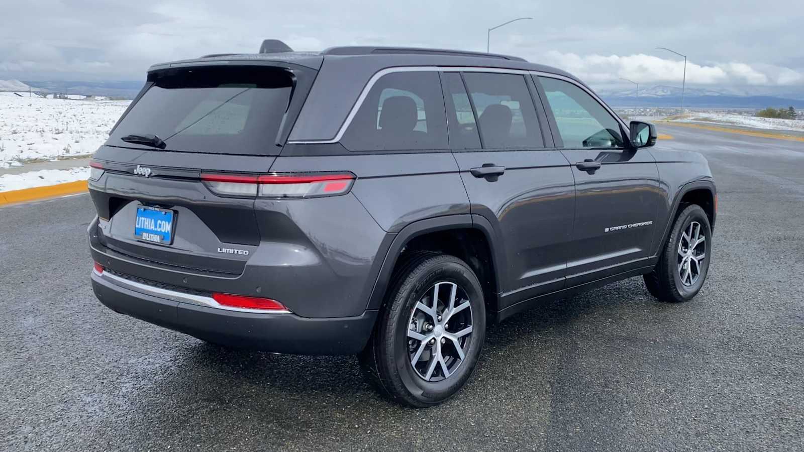 Thumbnail: 2025 Jeep Grand Cherokee - 8