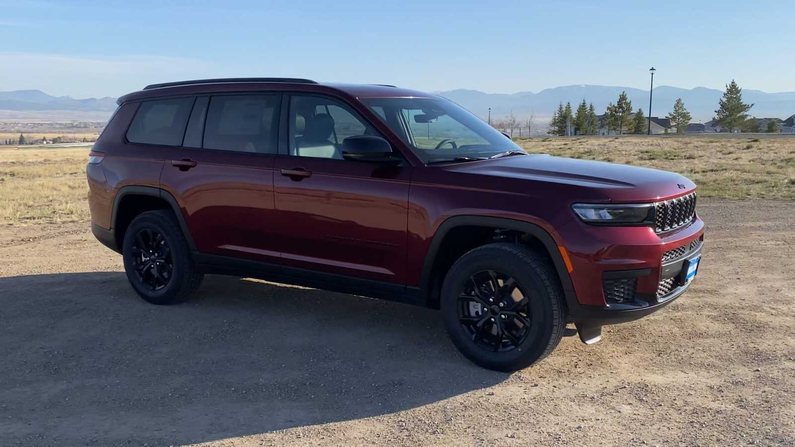 Thumbnail: 2025 Jeep Grand Cherokee - 3