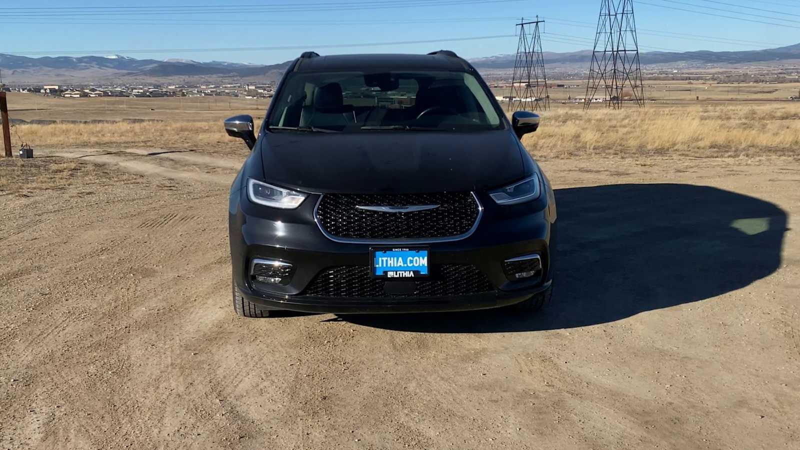 Thumbnail: 2023 Chrysler Pacifica - 3