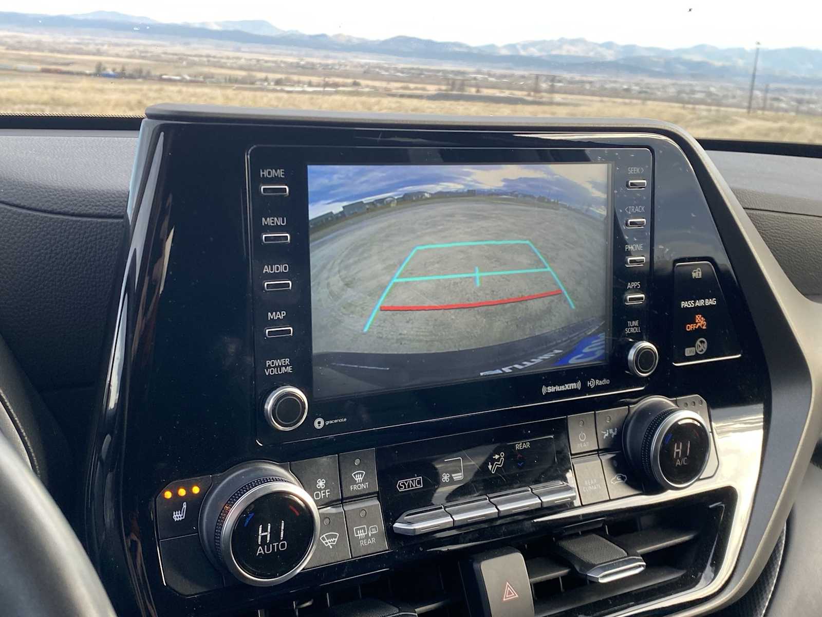 Thumbnail: 2022 Toyota Highlander - 29