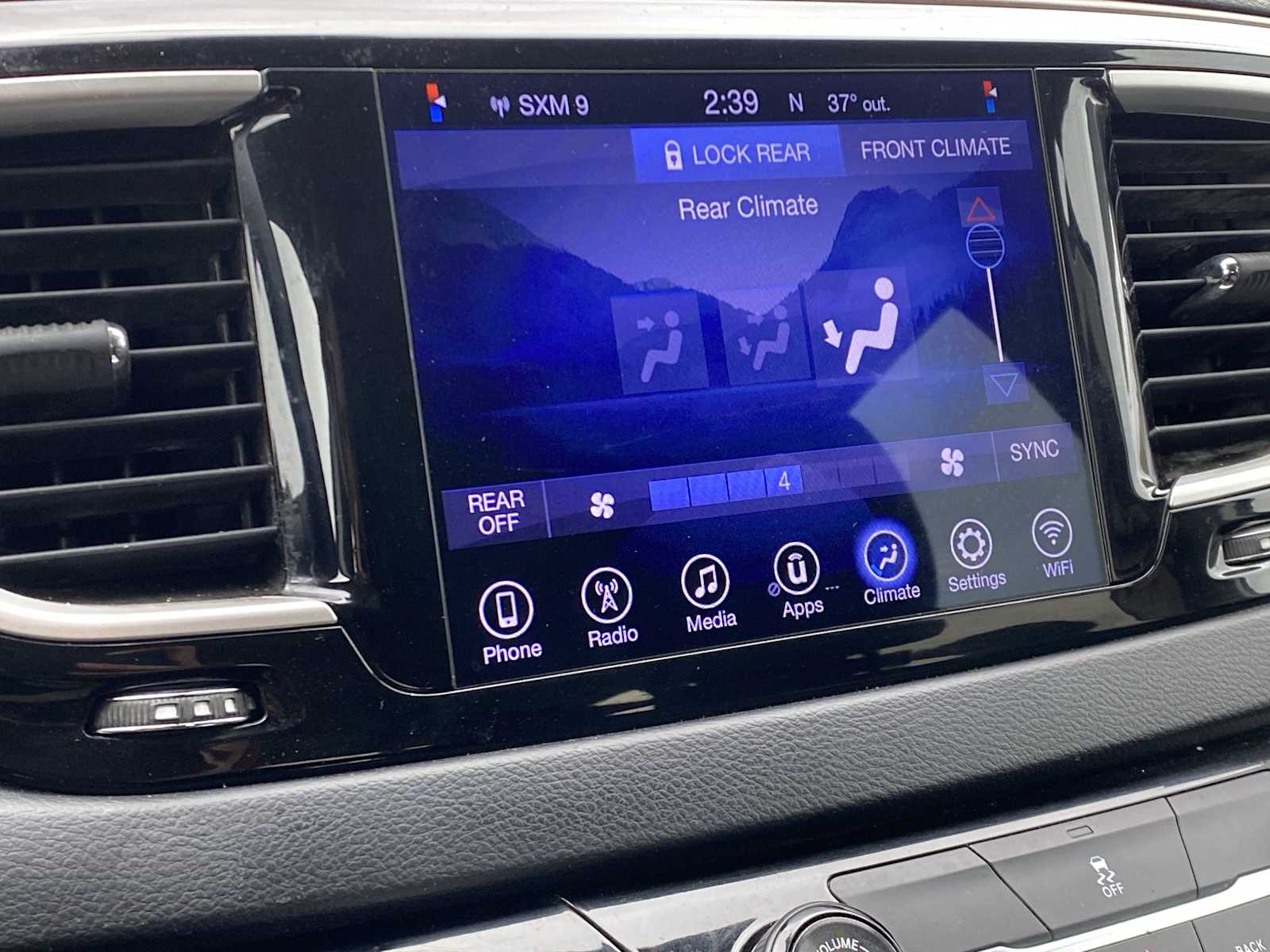 Thumbnail: 2017 Chrysler Pacifica - 24