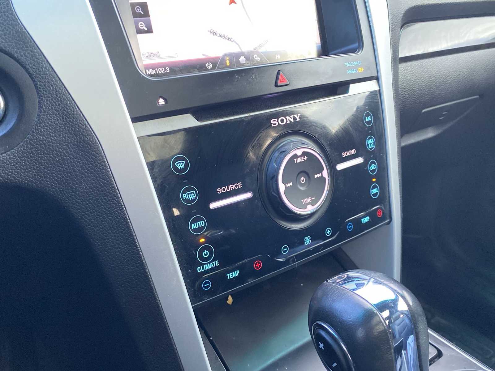 Thumbnail: 2015 Ford Explorer - 27