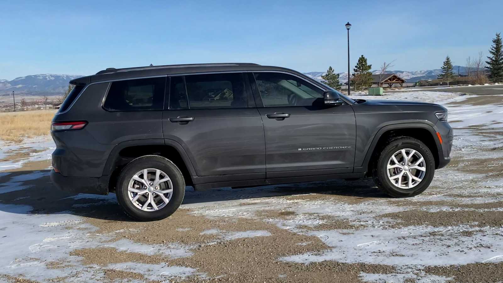 Thumbnail: 2022 Jeep Grand Cherokee - 9