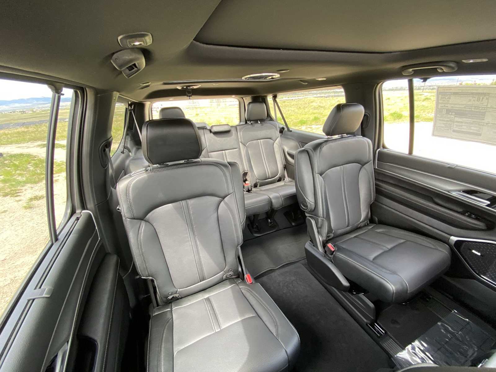 Thumbnail: 2026 Jeep Grand Wagoneer - 34