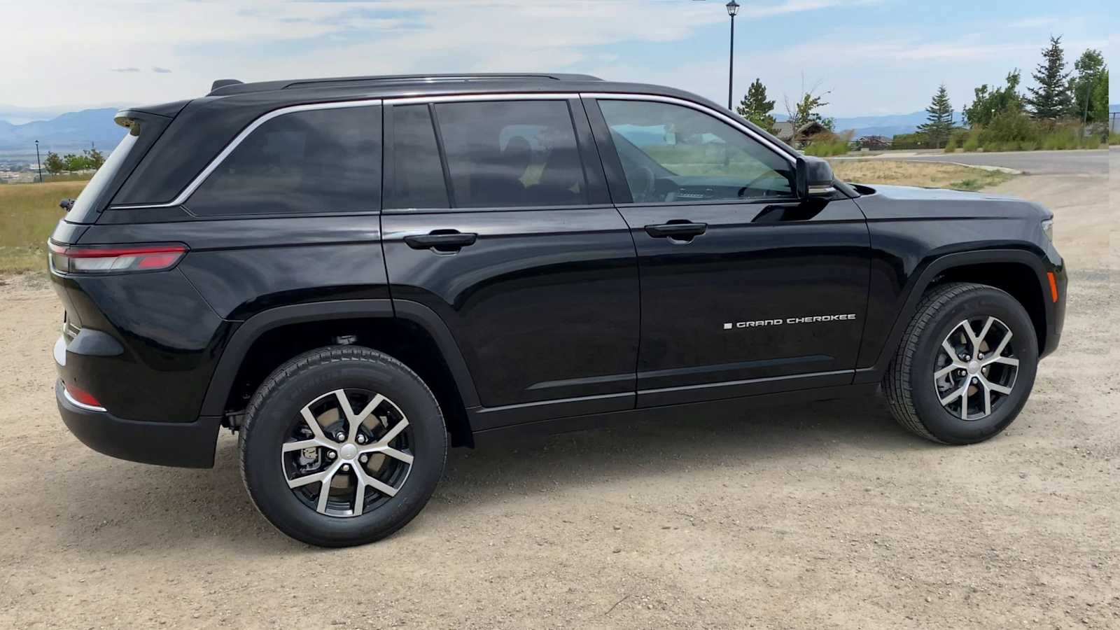 Thumbnail: 2025 Jeep Grand Cherokee - 8