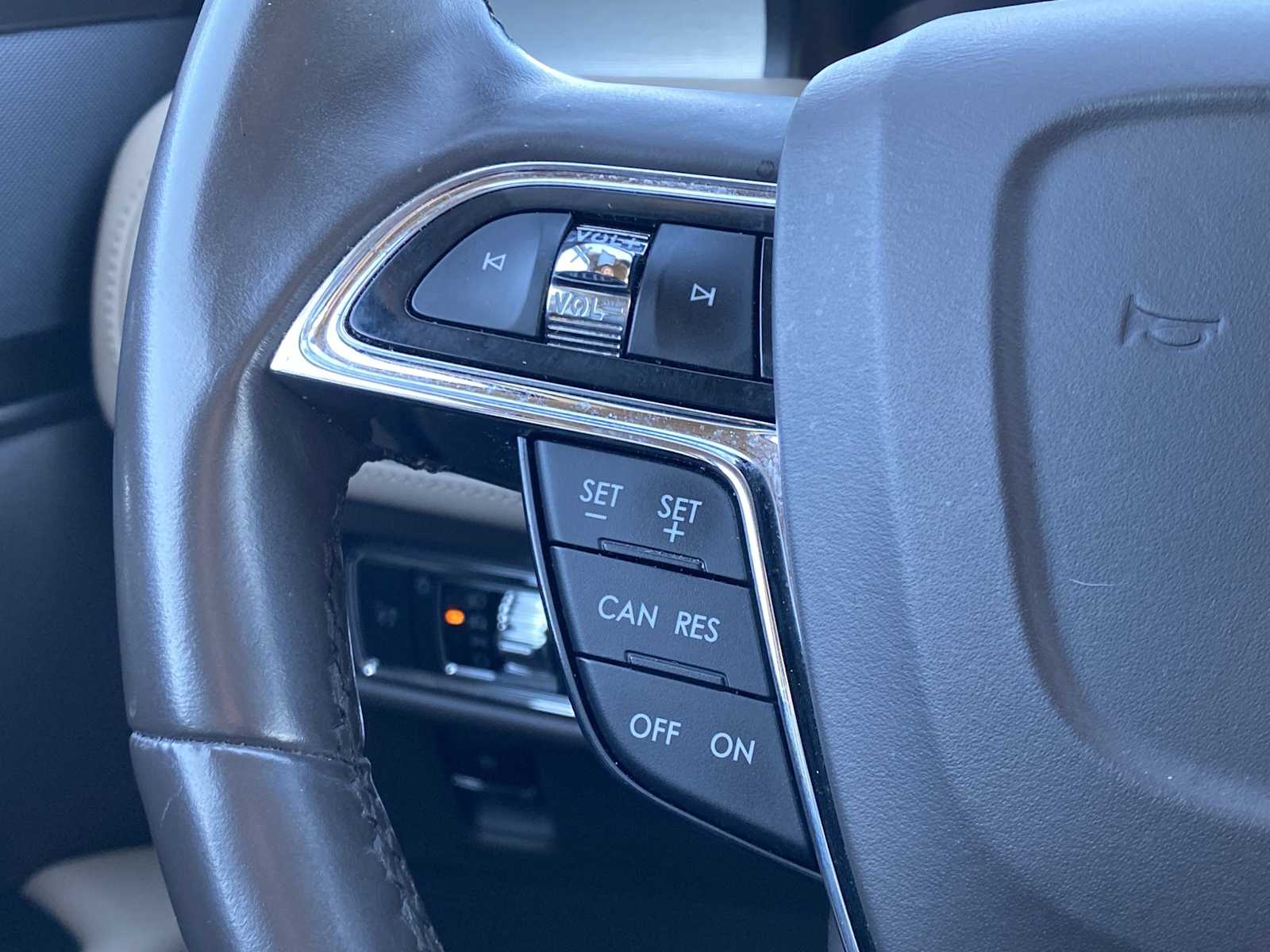 2021 Lincoln Nautilus Standard 22