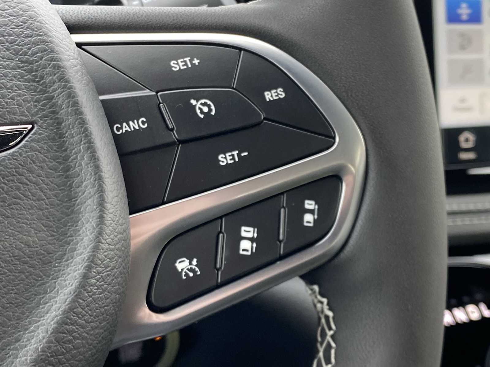 Thumbnail: 2026 Chrysler Pacifica - 32