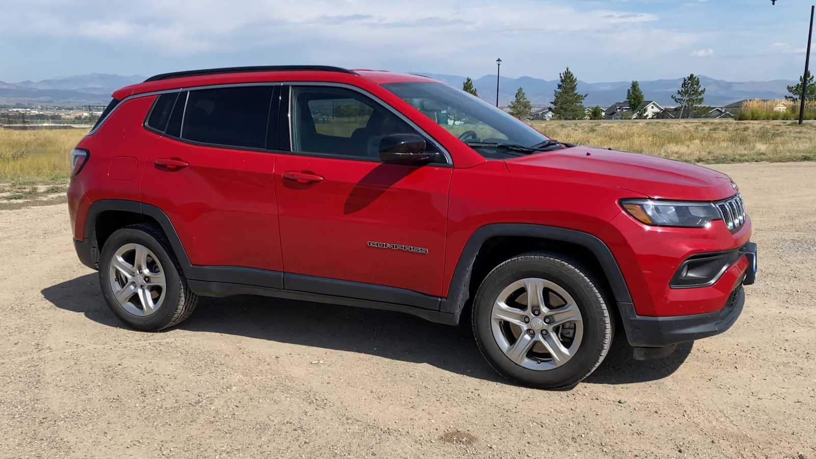 2024 Jeep Compass Latitude photo 2