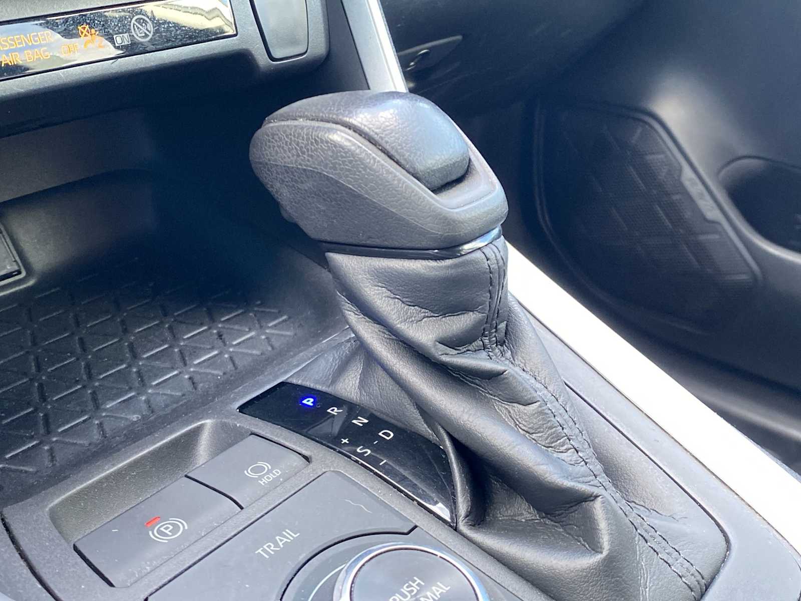 Thumbnail: 2022 Toyota RAV4 - 19