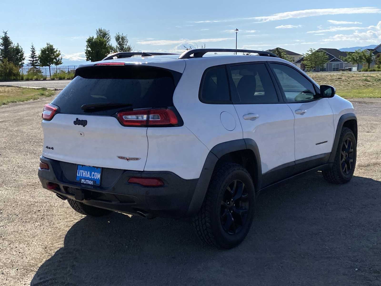 Thumbnail: 2018 Jeep Cherokee - 12