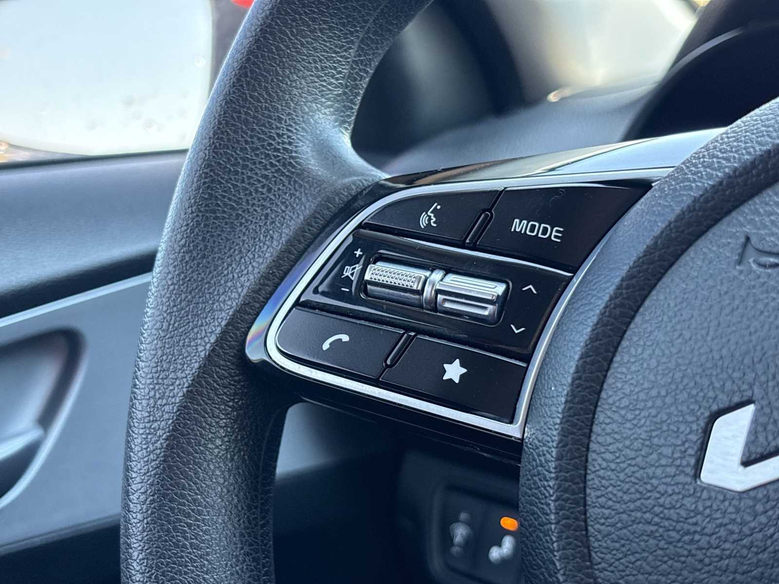 2023 Kia Forte LXS - Photo 30