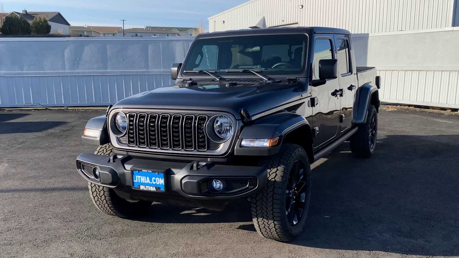 2025 Jeep Gladiator Sport photo 3