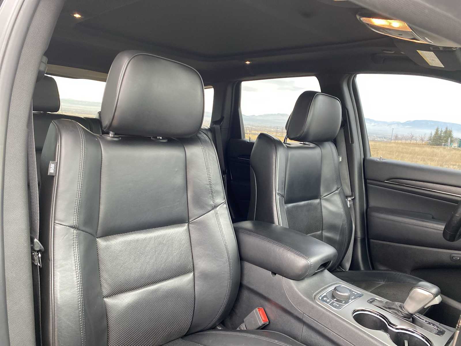 Thumbnail: 2019 Jeep Grand Cherokee - 17