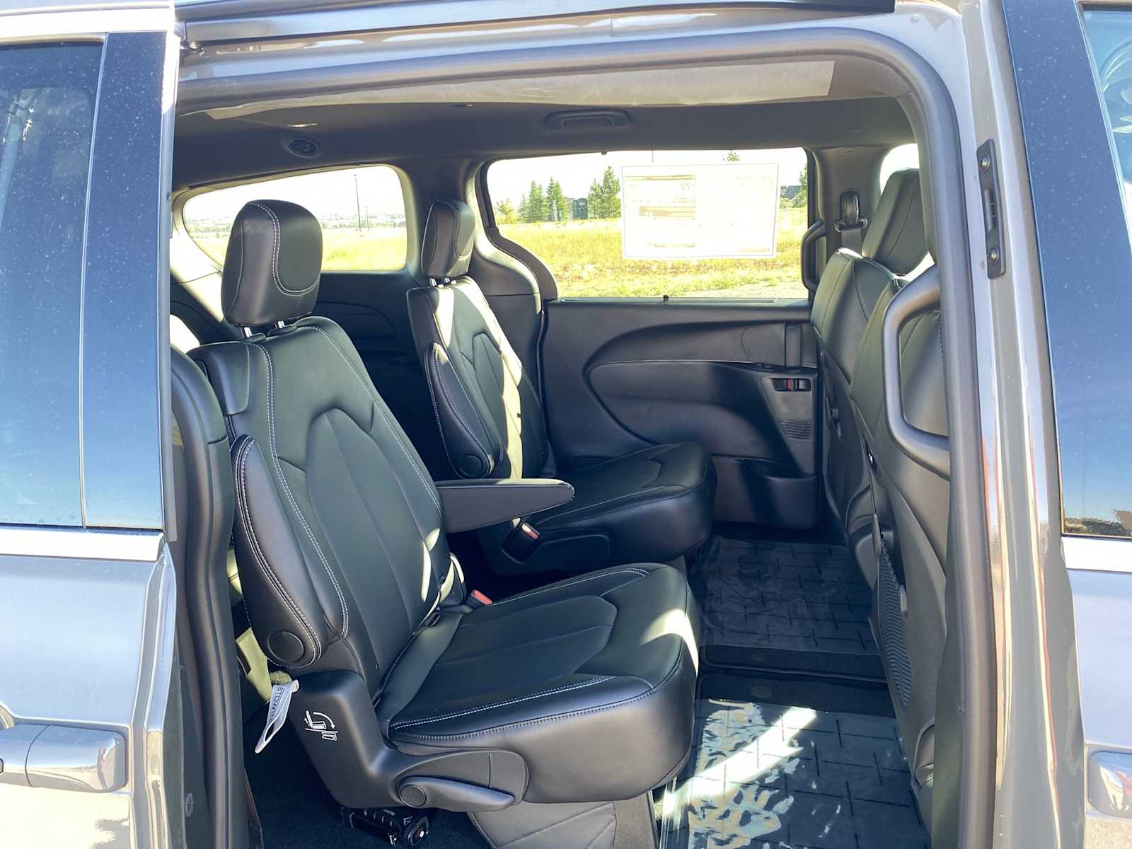 Thumbnail: 2025 Chrysler Pacifica - 15