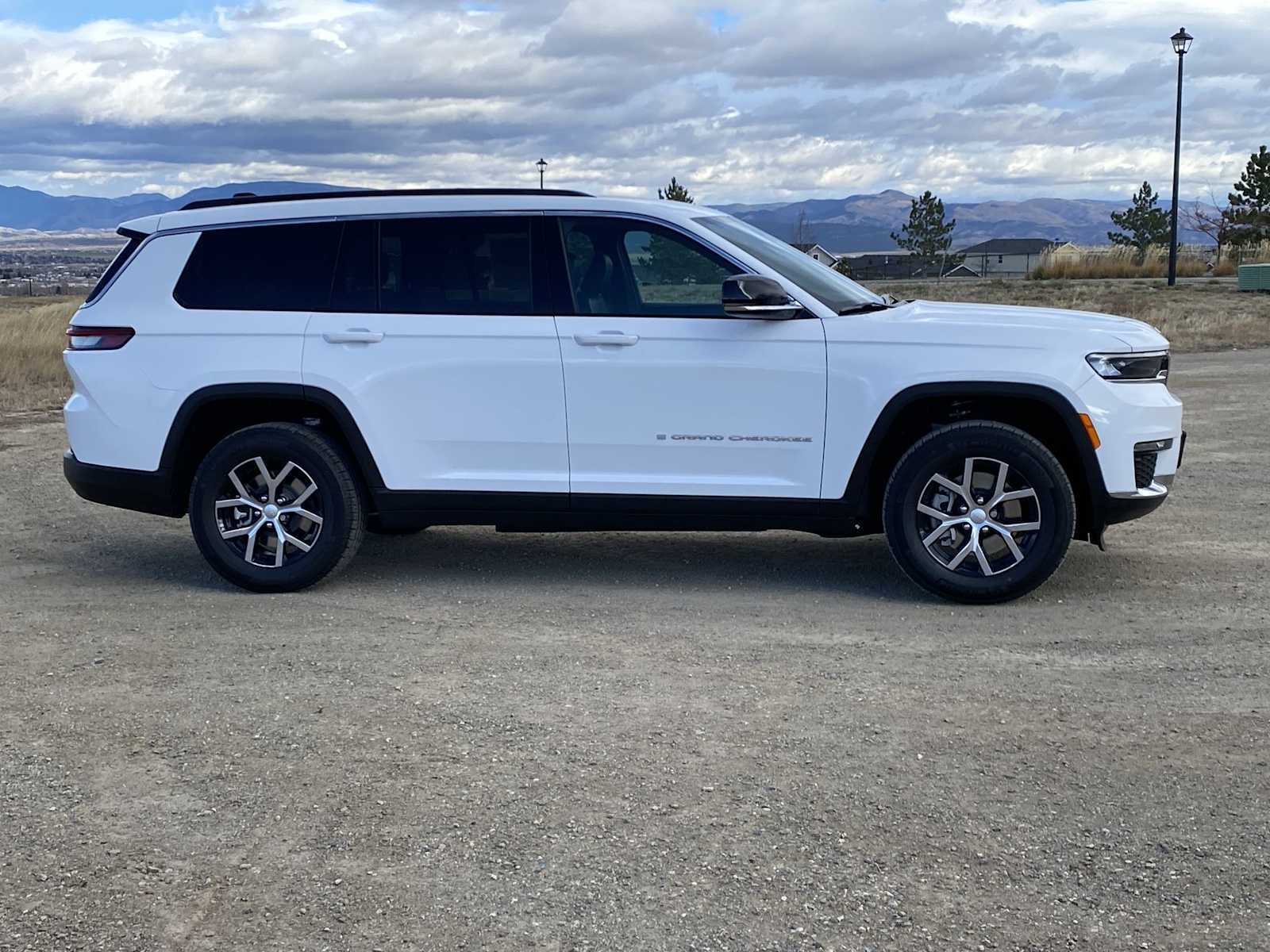 Thumbnail: 2025 Jeep Grand Cherokee - 22