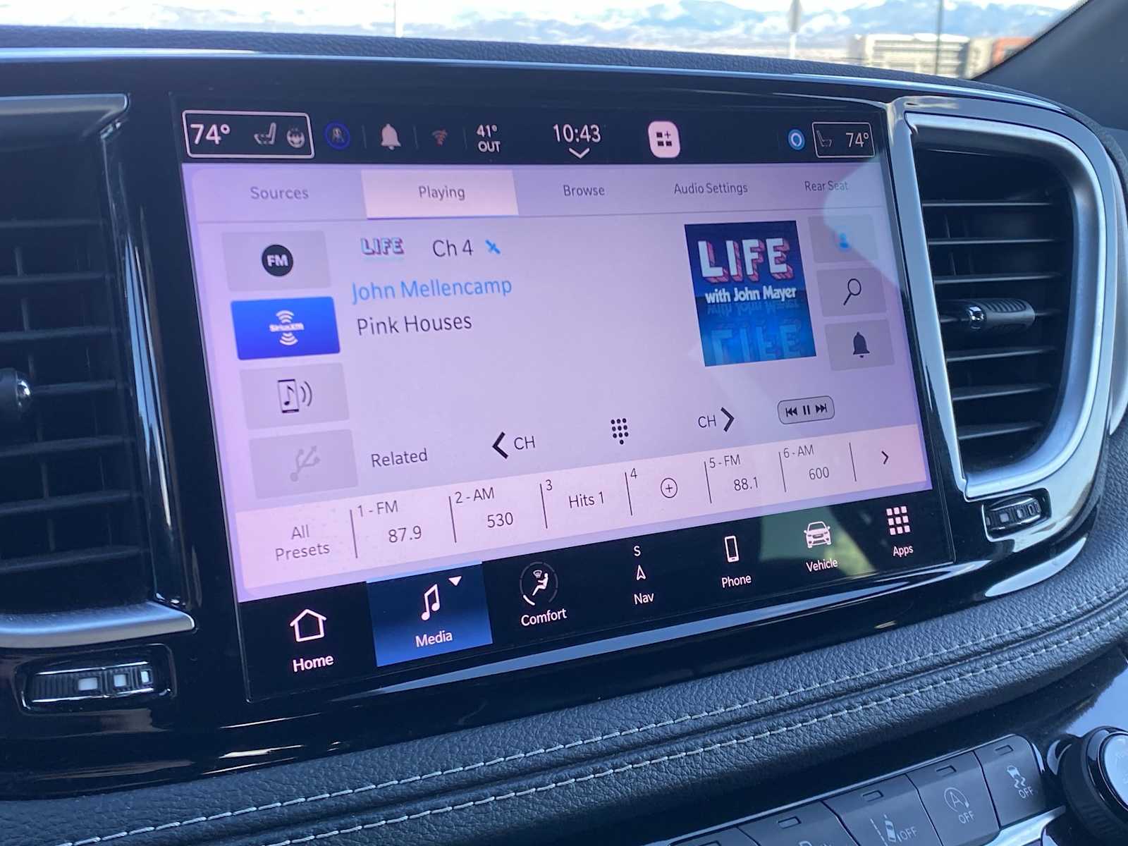 Thumbnail: 2022 Chrysler Pacifica - 16