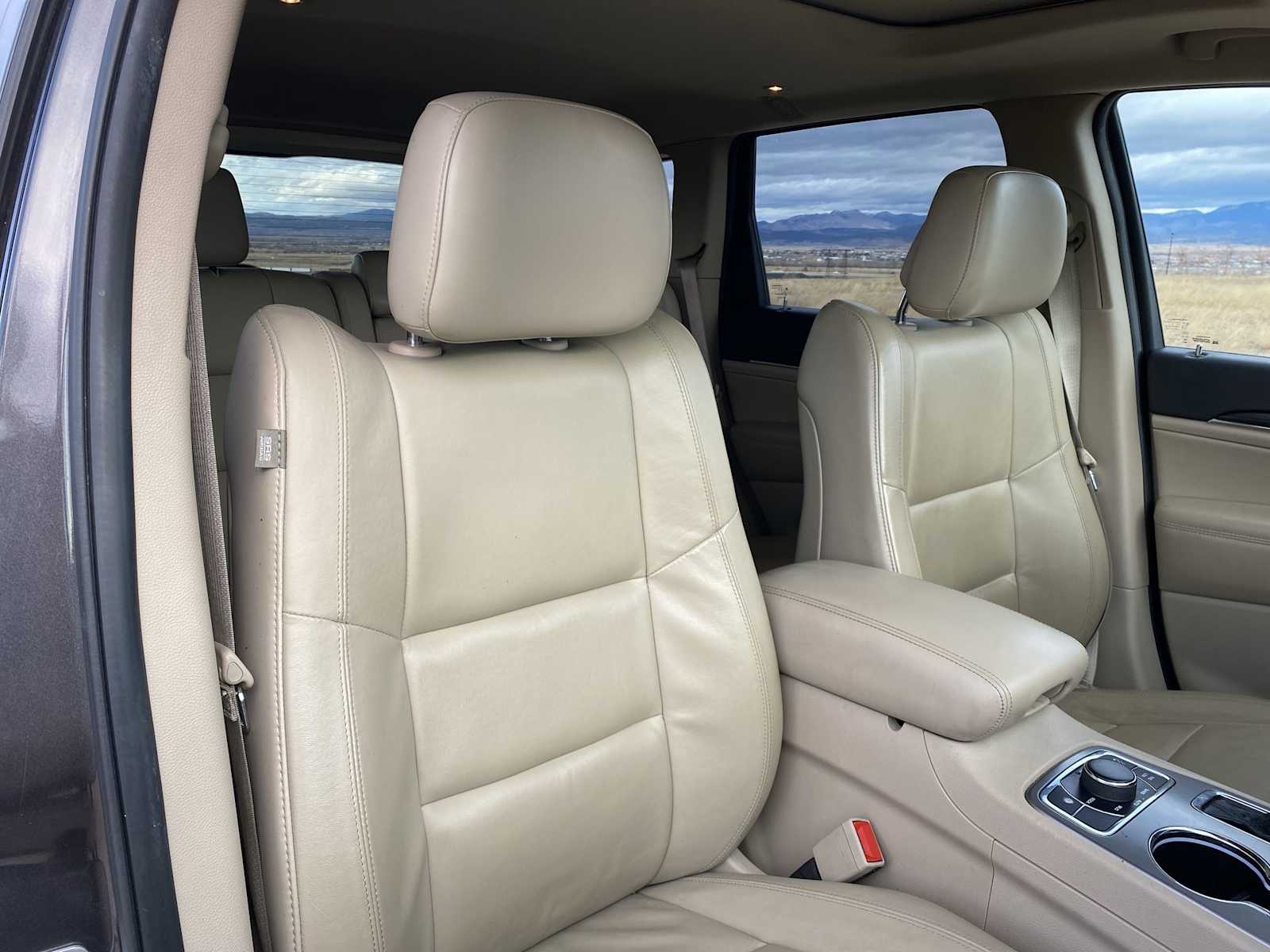 Thumbnail: 2018 Jeep Grand Cherokee - 17