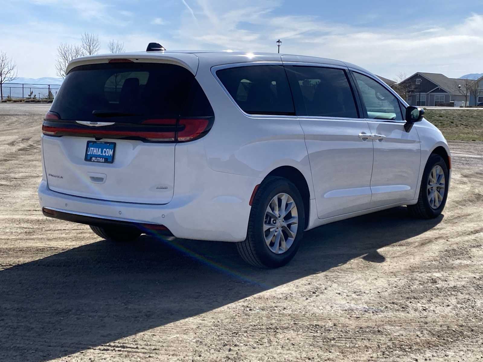 Thumbnail: 2026 Chrysler Pacifica - 14