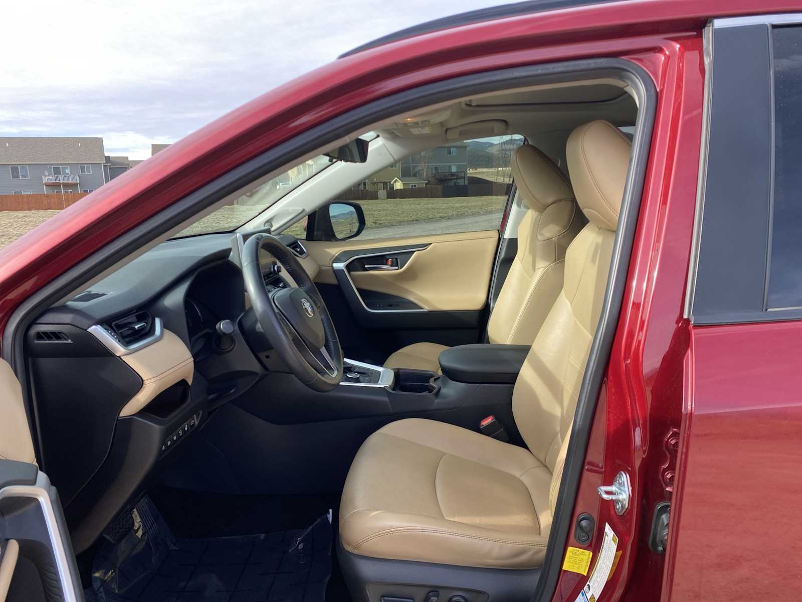 Thumbnail: 2021 Toyota RAV4 - 17