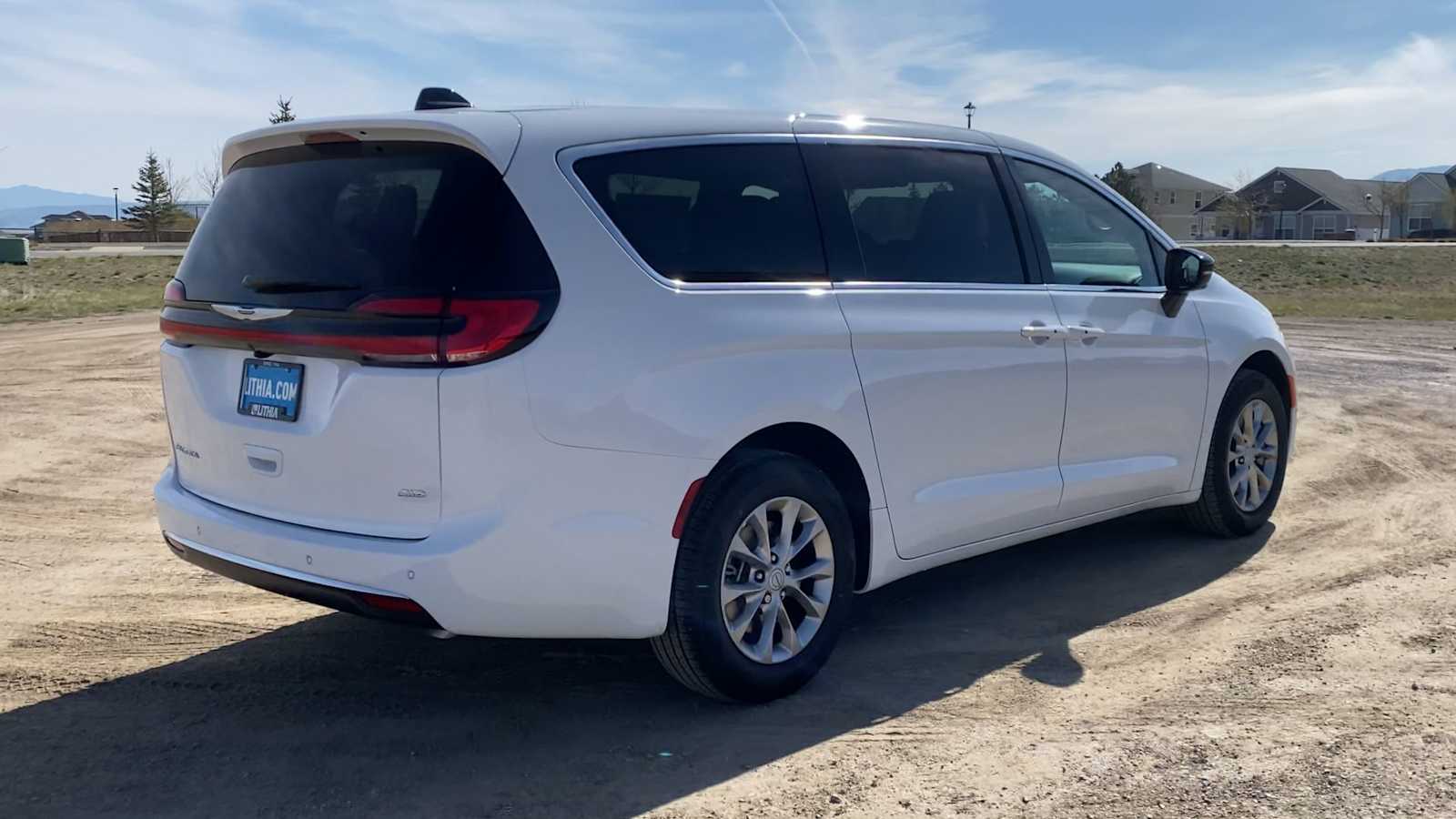 Thumbnail: 2026 Chrysler Pacifica - 8
