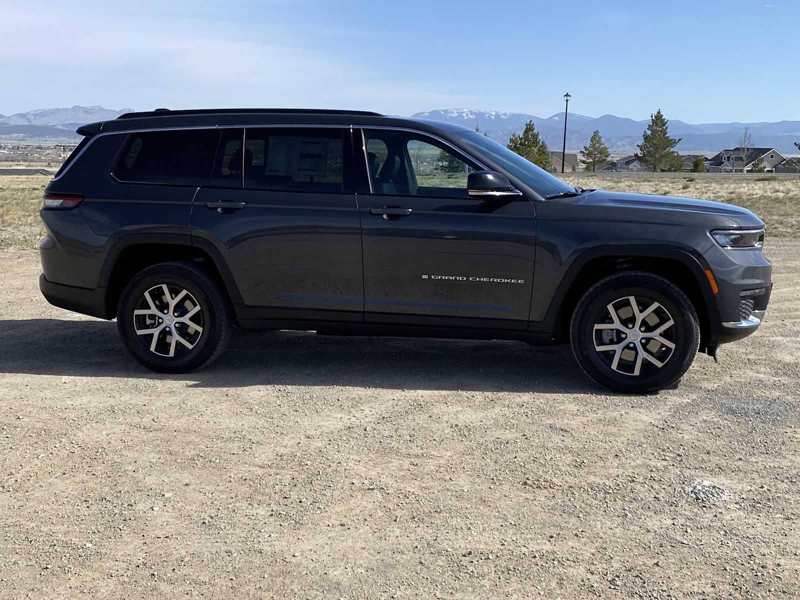 Thumbnail: 2025 Jeep Grand Cherokee - 21