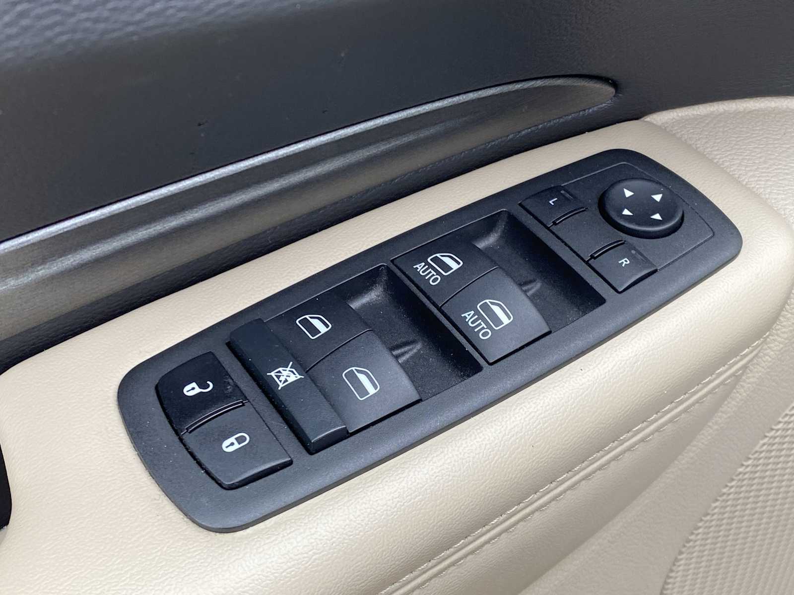 Thumbnail: 2022 Dodge Durango - 19