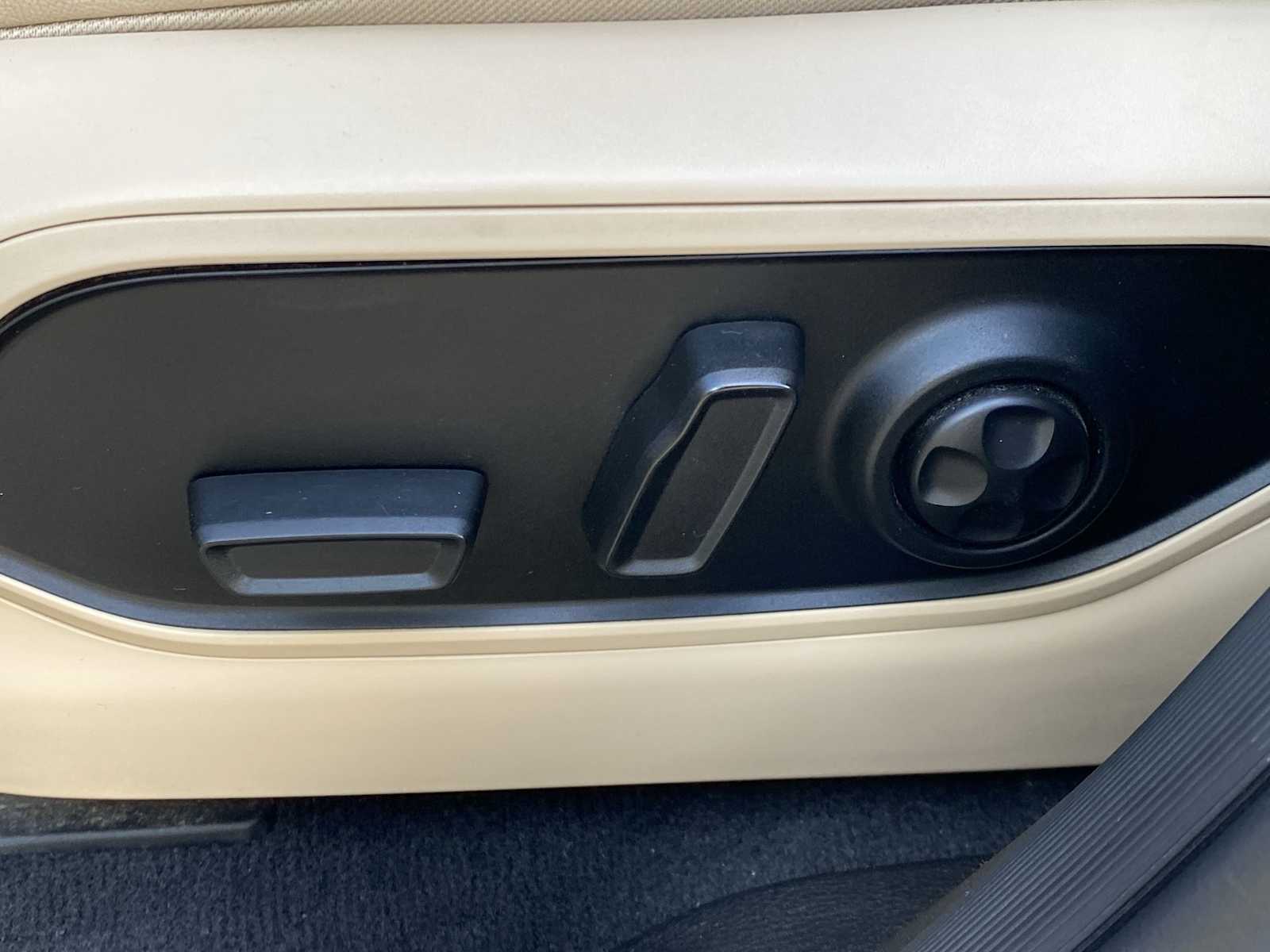 Thumbnail: 2022 Jeep Grand Cherokee - 21