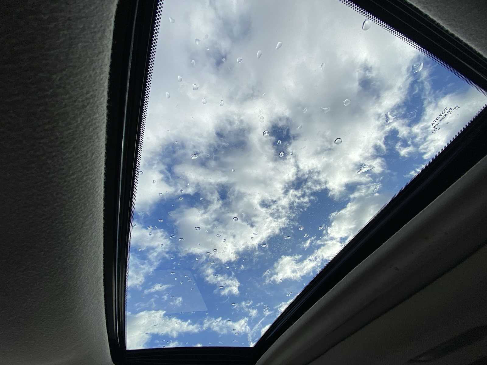 Thumbnail: 2022 Toyota Corolla Cross - 25