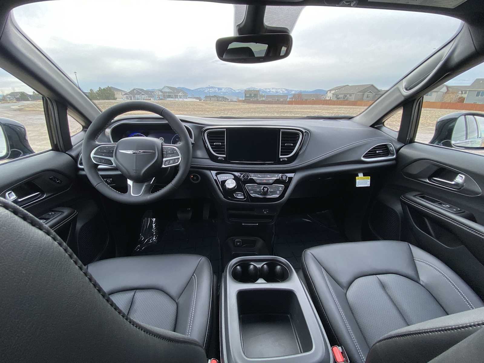 Thumbnail: 2026 Chrysler Pacifica - 16