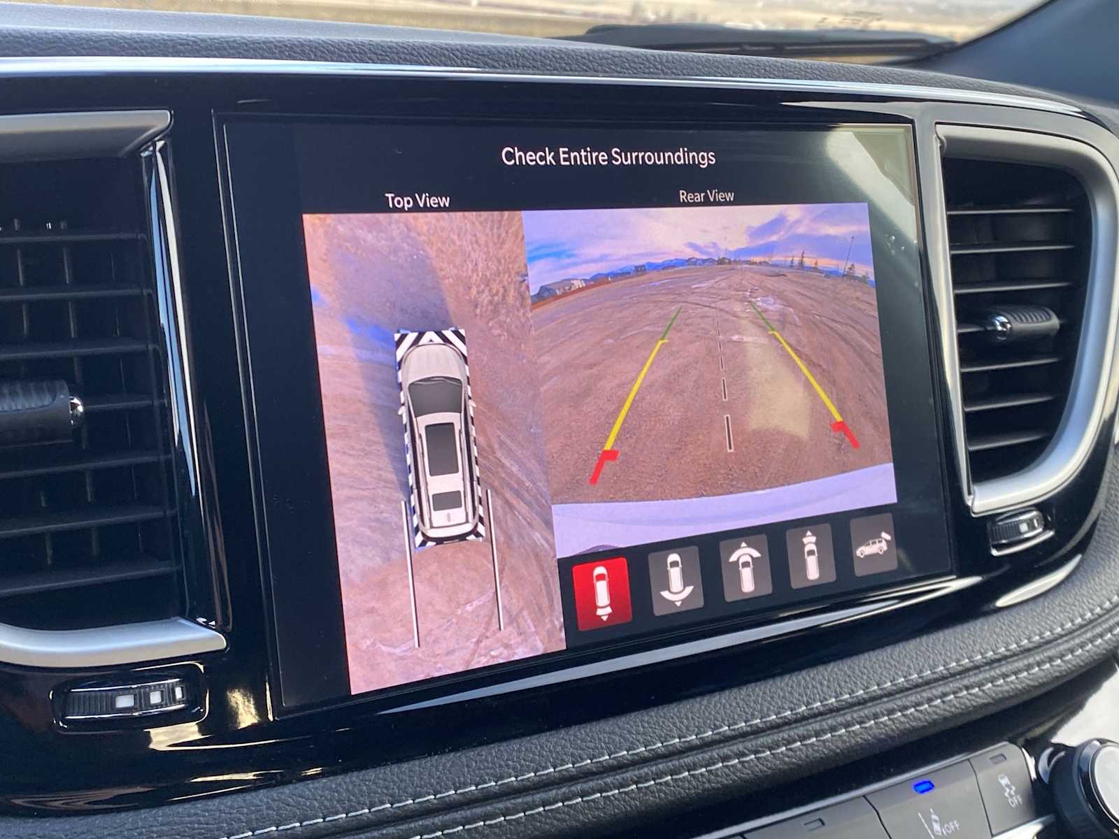 Thumbnail: 2026 Chrysler Pacifica - 28