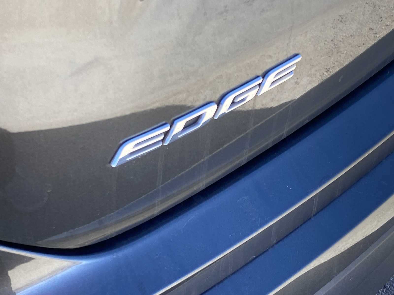 Thumbnail: 2019 Ford Edge - 15