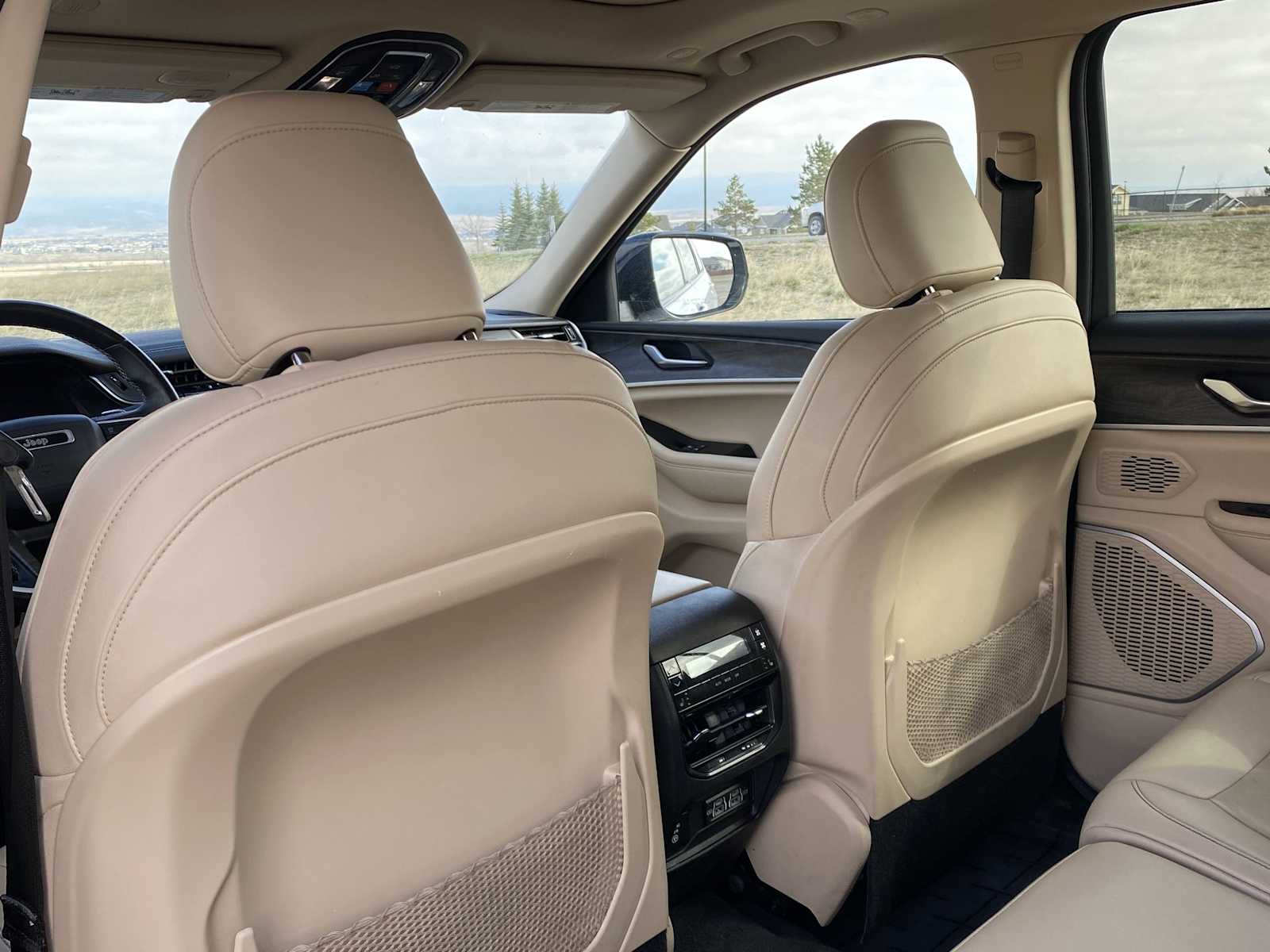 Thumbnail: 2022 Jeep Grand Cherokee - 34