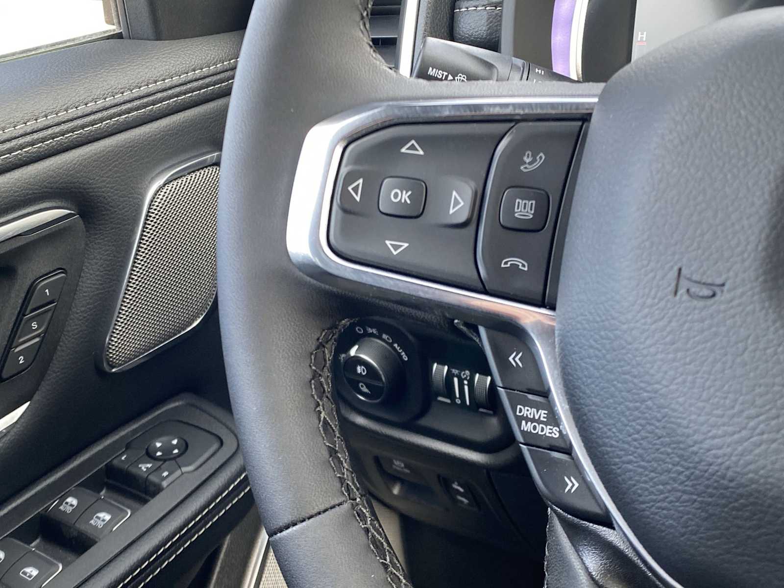 Thumbnail: 2026 RAM 1500 - 32