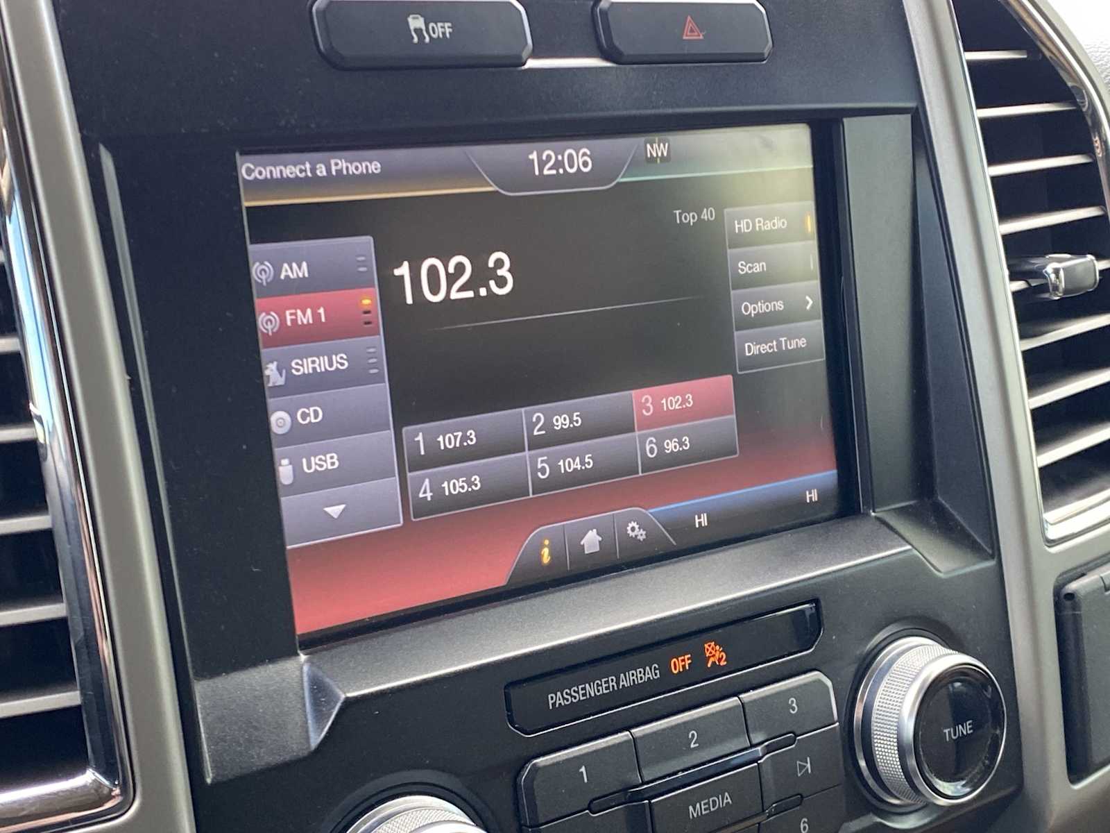 Thumbnail: 2015 Ford F-150 - 32