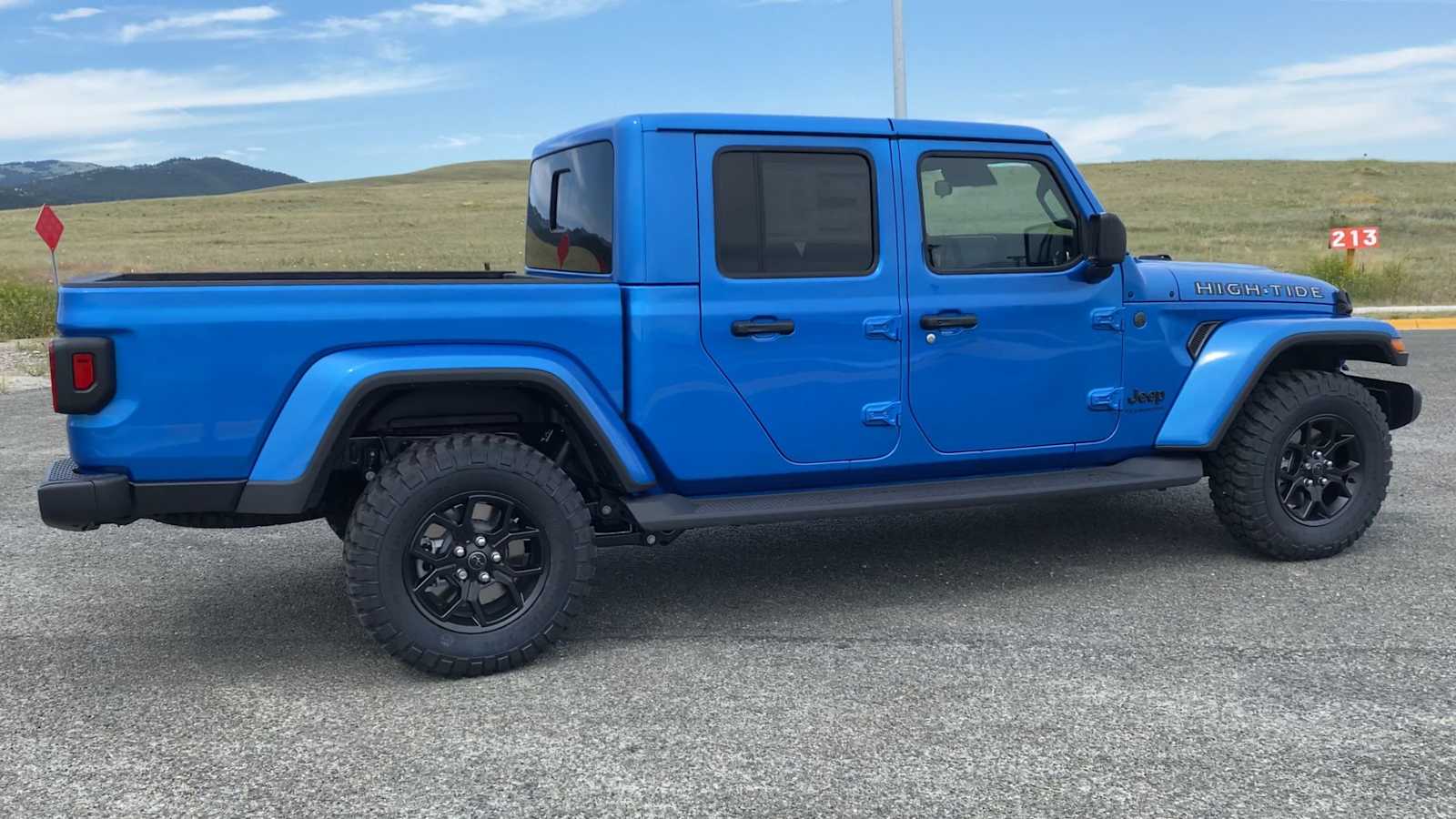 Thumbnail: 2025 Jeep Gladiator - 9